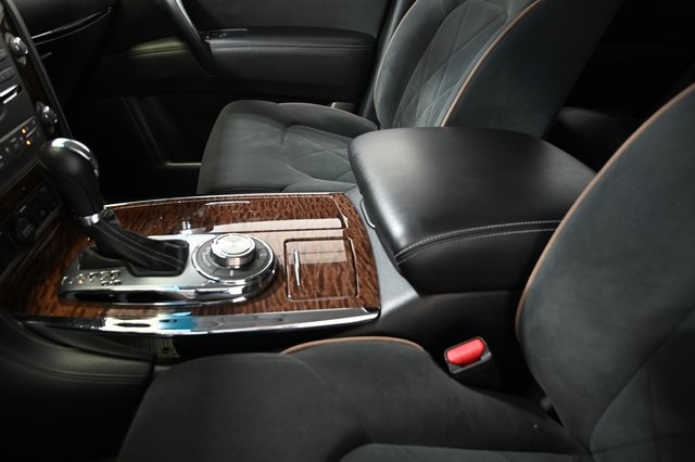 2017 Nissan Armada SV photo 22