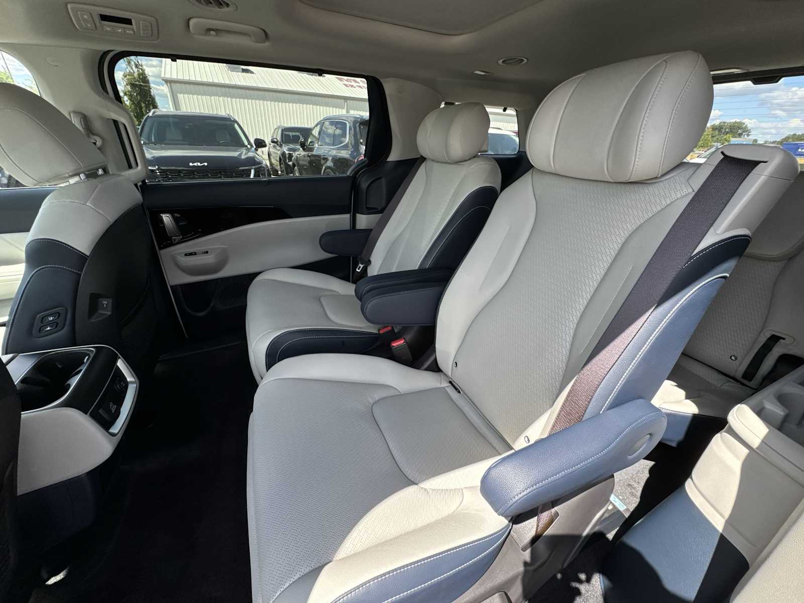 2026 Kia Carnival SX Prestige photo 21