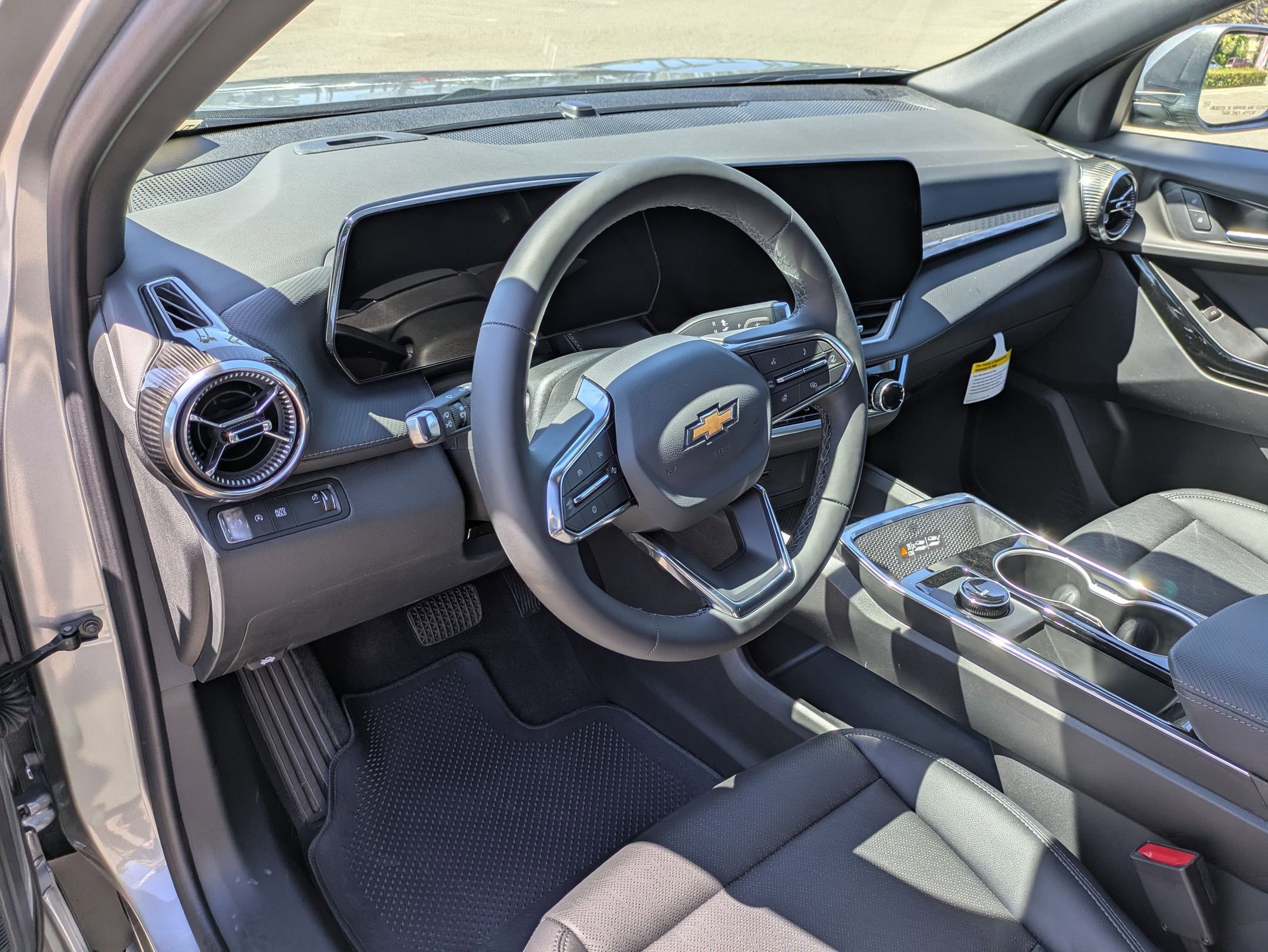 2026 Chevrolet Equinox LT photo 7