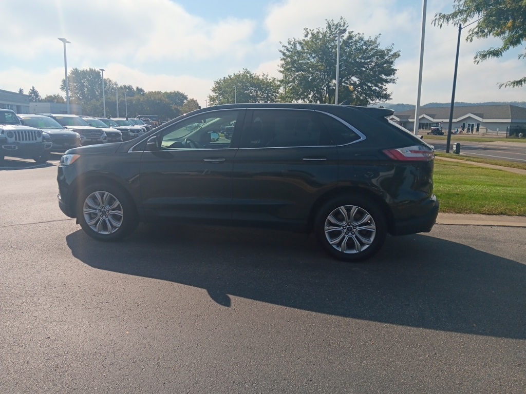 2022 Ford Edge Titanium photo 13