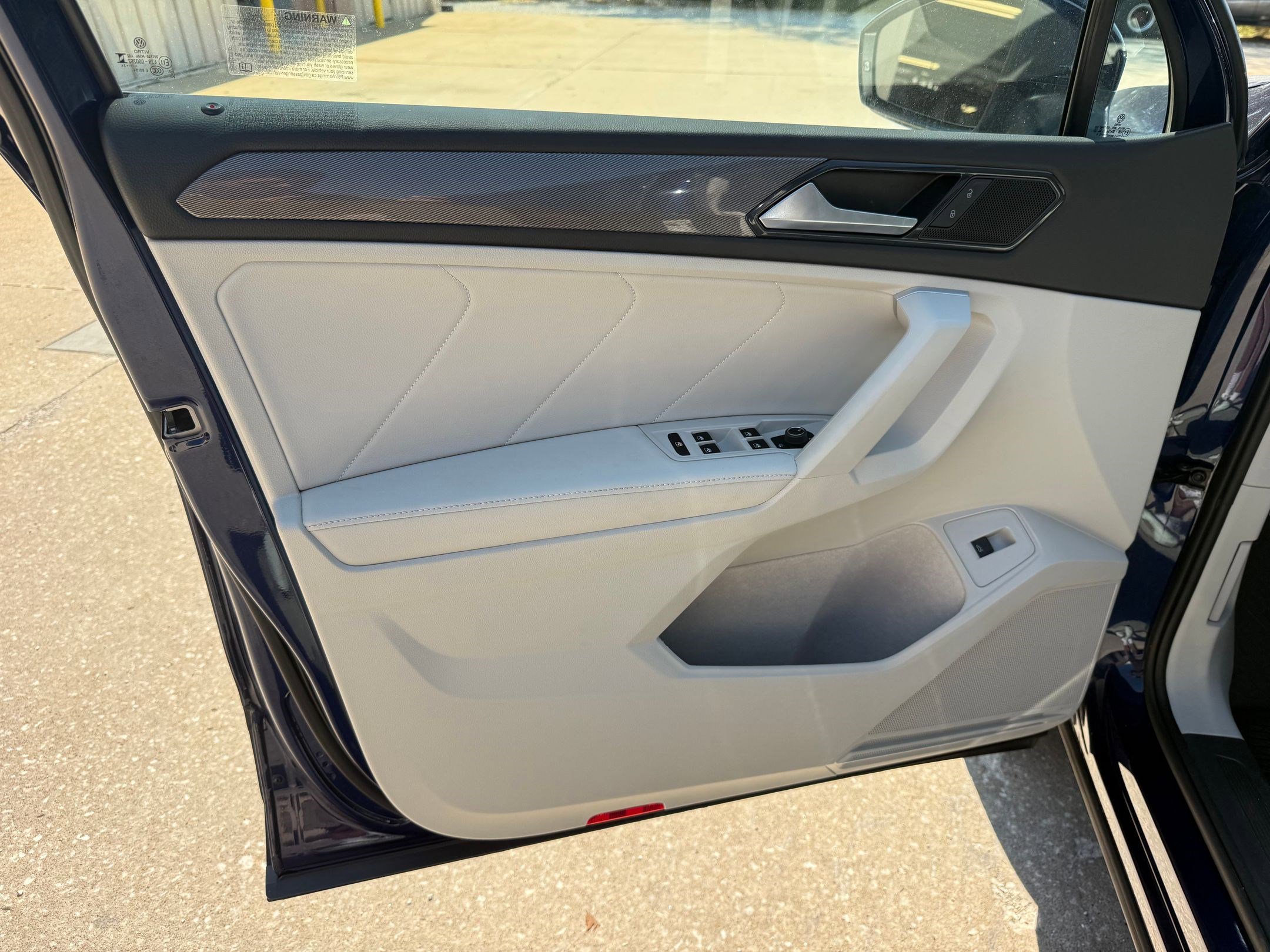 2024 Volkswagen Tiguan SE Wolfsburg Edition photo 22