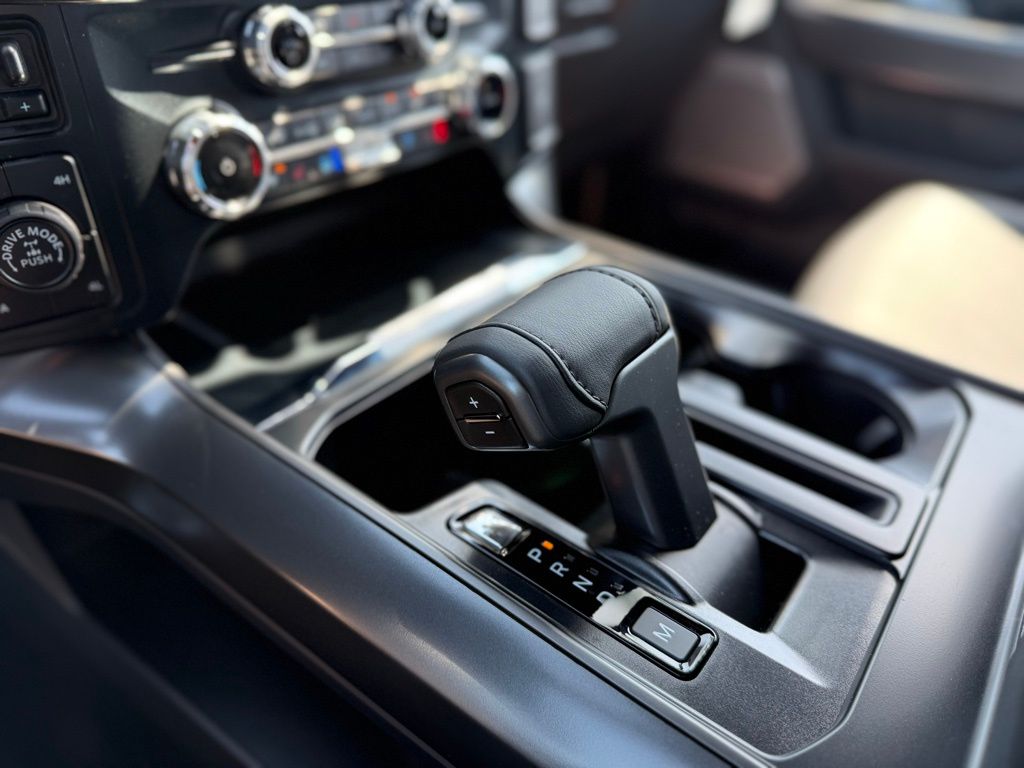 2025 Ford F-150 Lariat photo 27