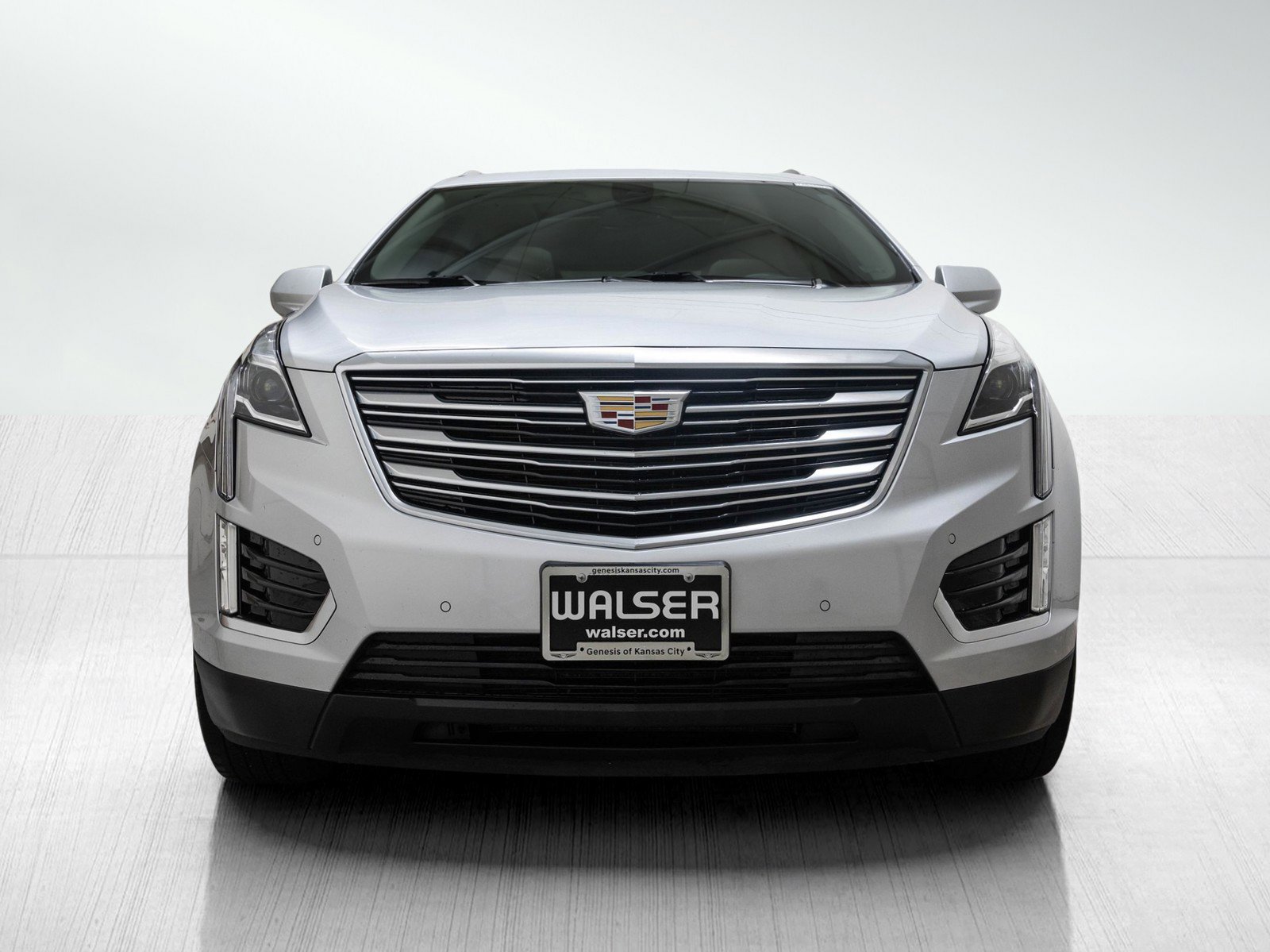 2018 Cadillac XT5 Premium Luxury photo 2