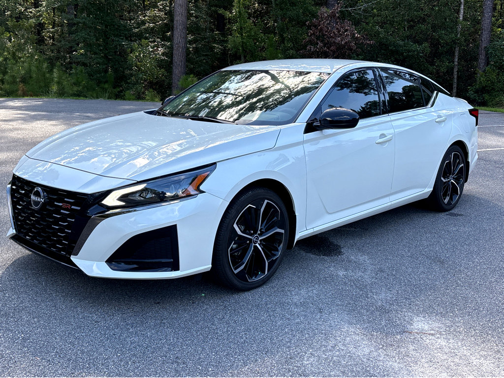 2024 Nissan Altima 2.5 SR photo 3
