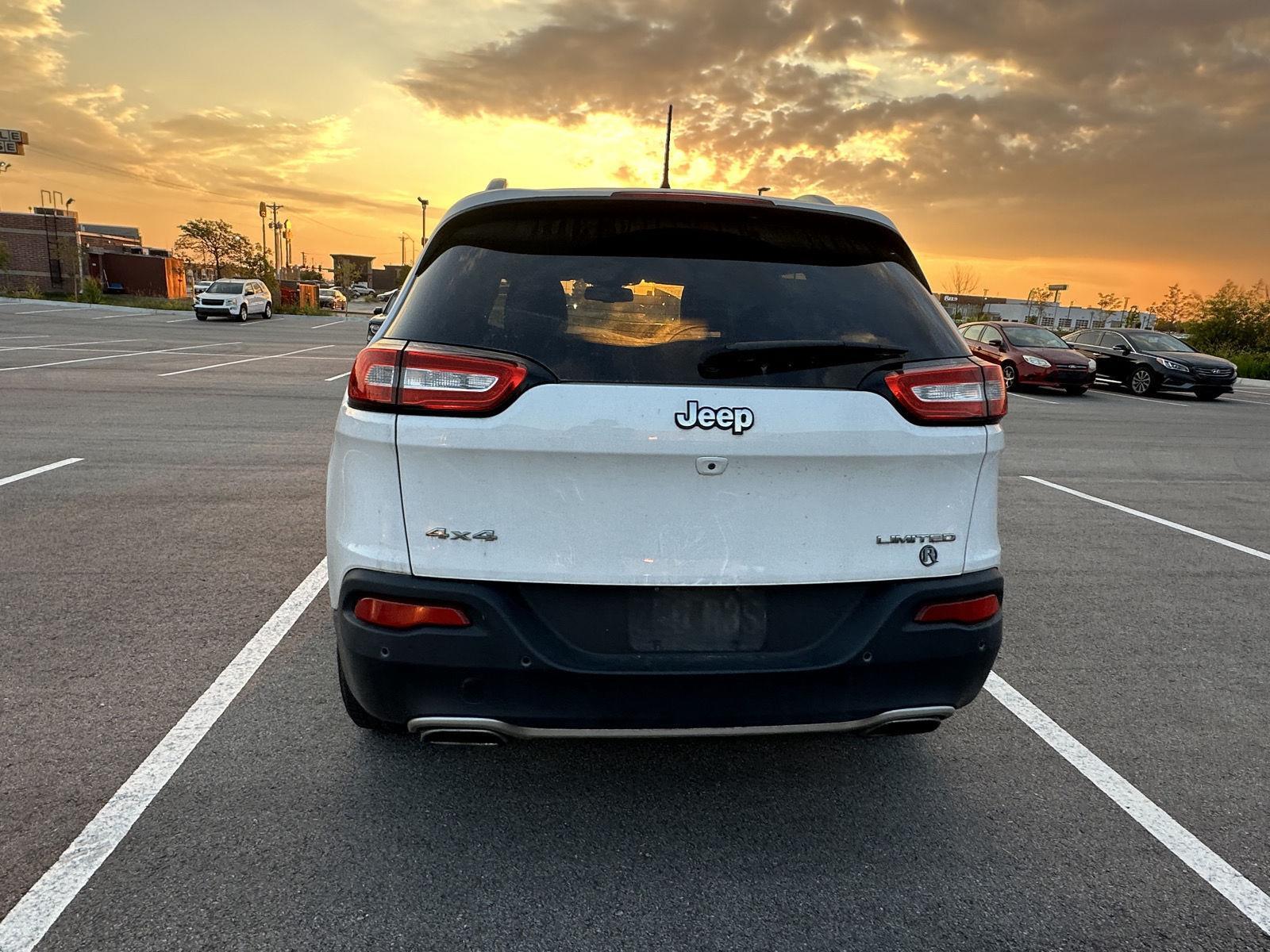 2018 Jeep Cherokee Limited photo 2