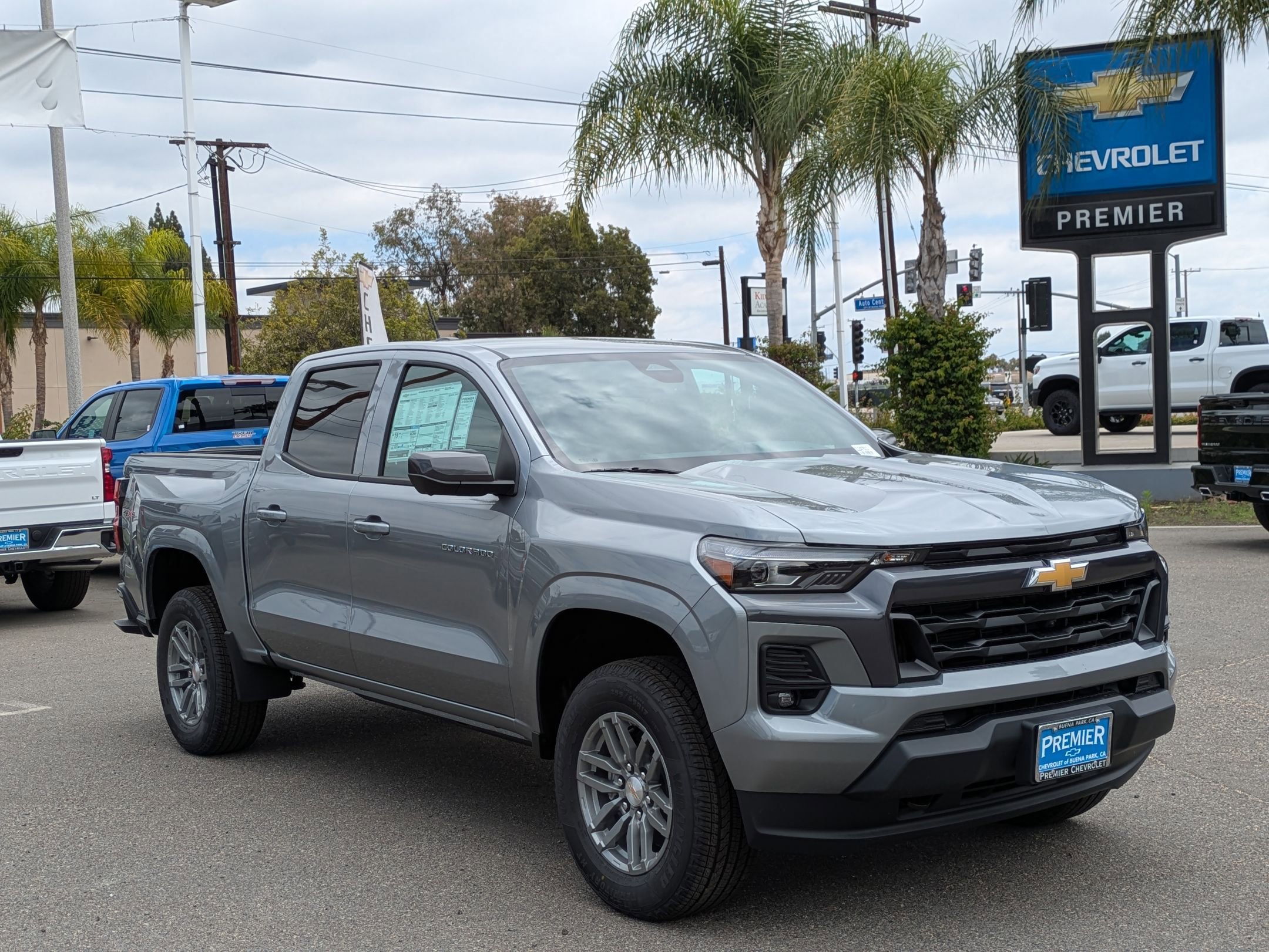 2025 Chevrolet Colorado Work Truck LT photo 7
