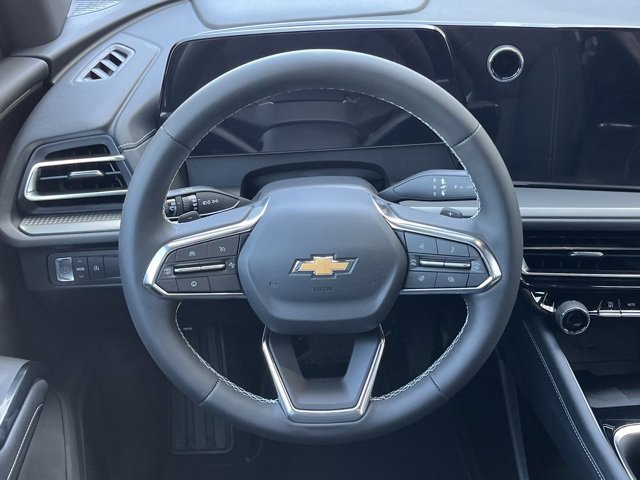 2025 Chevrolet Traverse photo 13