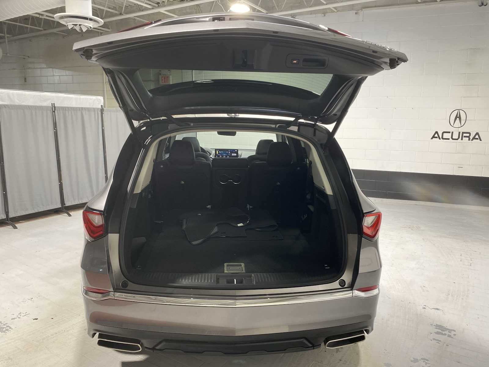 2023 Acura MDX SH-AWD photo 18