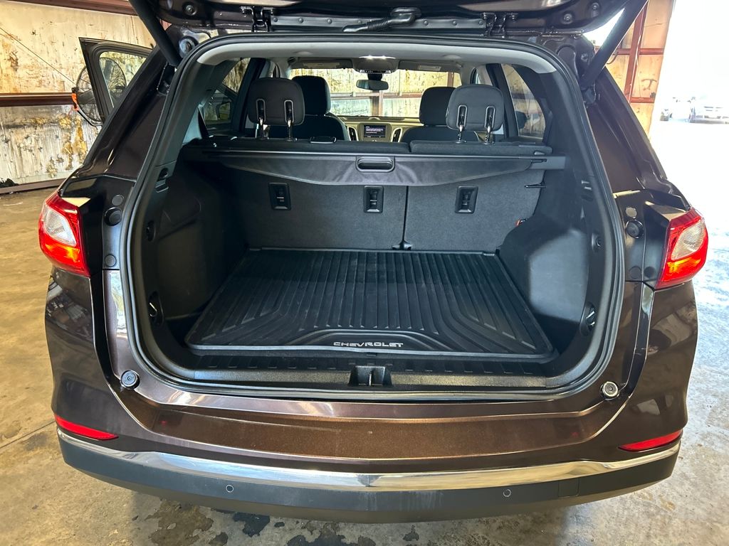 2020 Chevrolet Equinox LT photo 21