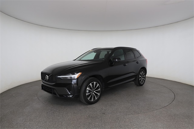 2023 Volvo XC60 B5 Plus photo 3
