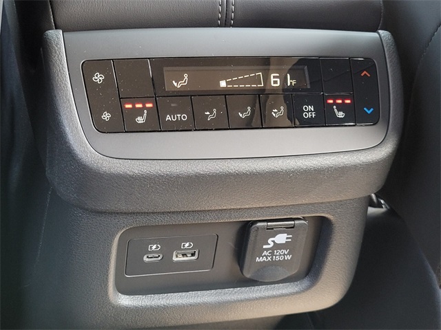 2025 Nissan Pathfinder Platinum photo 15