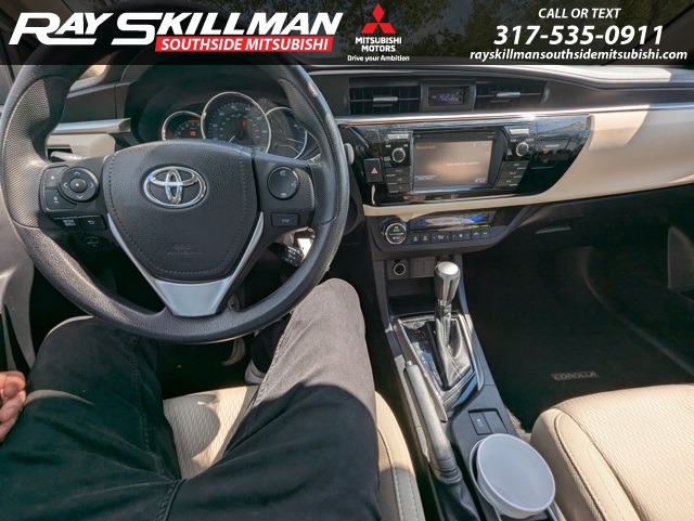 2014 Toyota Corolla LE photo 17