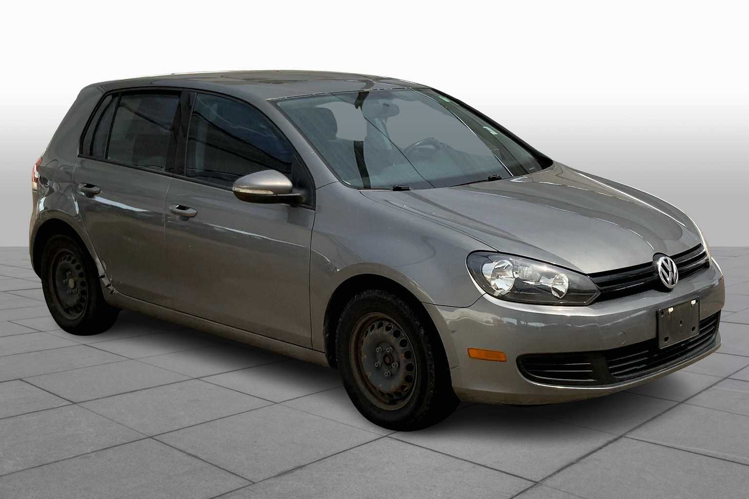 2012 Volkswagen Golf photo 2