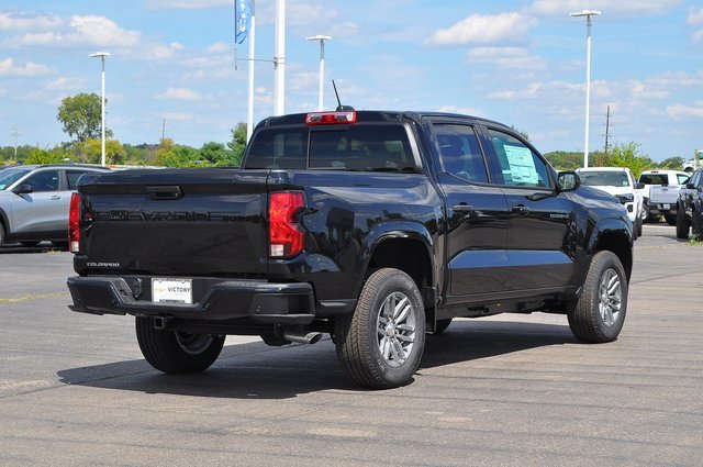 2026 Chevrolet Colorado LT photo 2