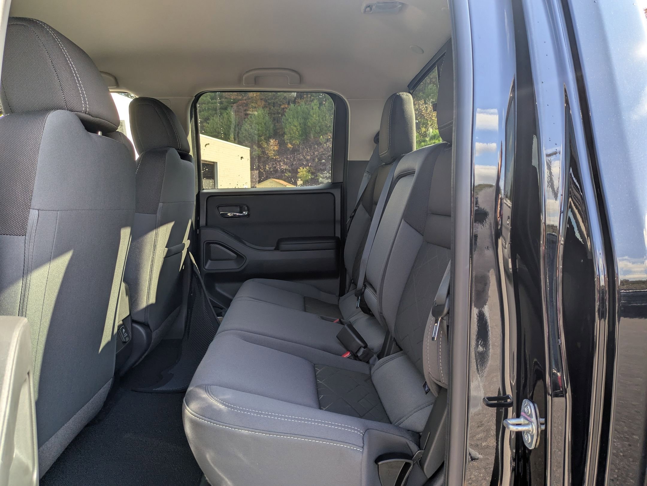 2026 Nissan Frontier SV photo 9
