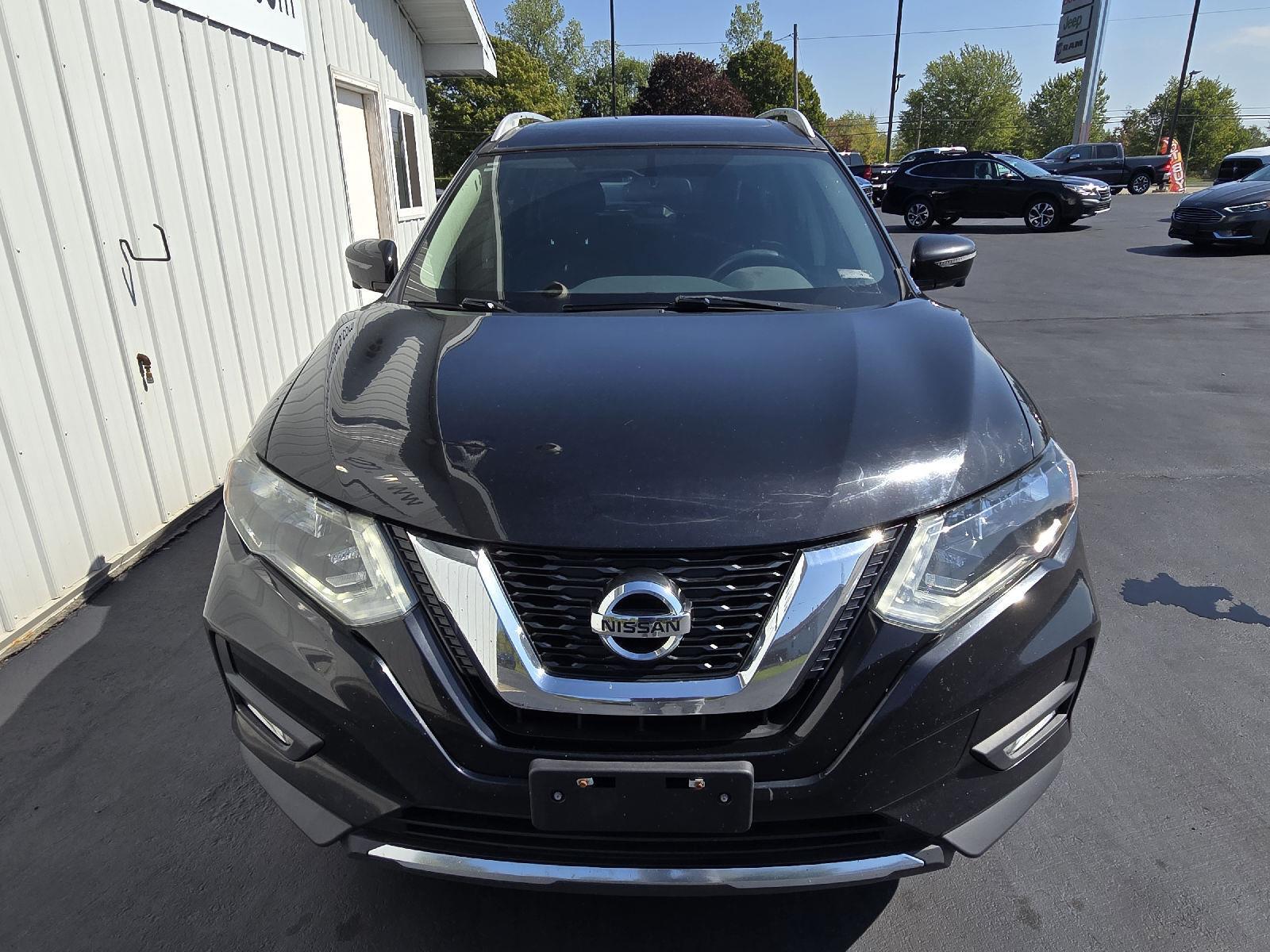 2017 Nissan Rogue SV photo 34