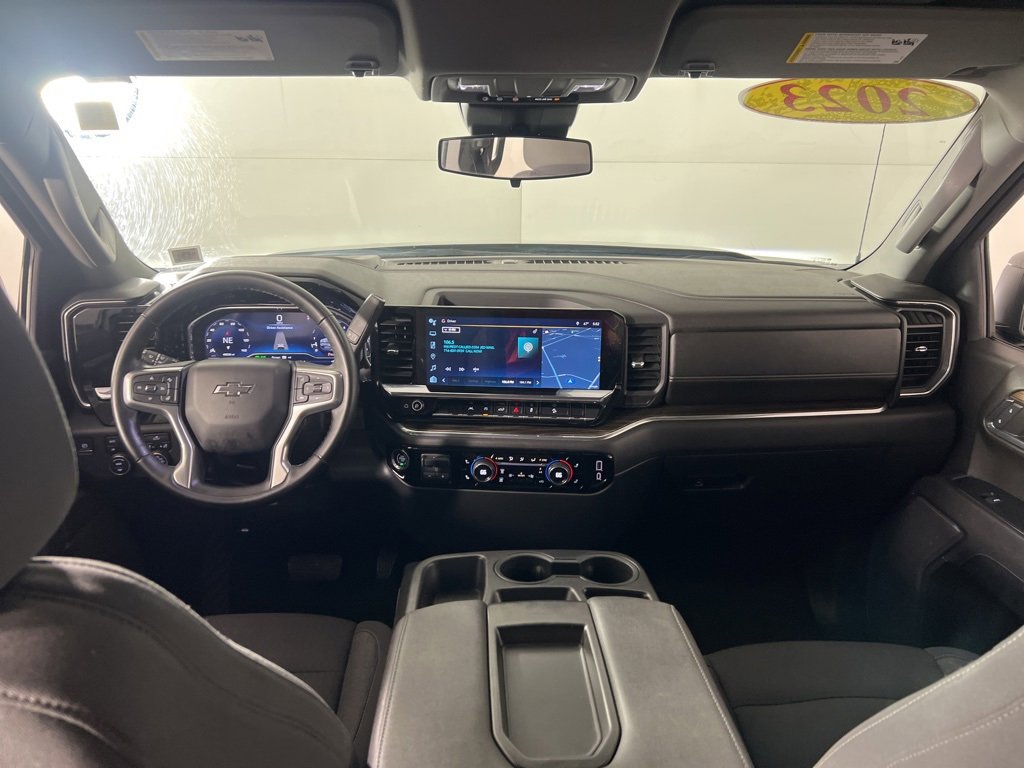 2023 Chevrolet Silverado 1500 RST photo 2