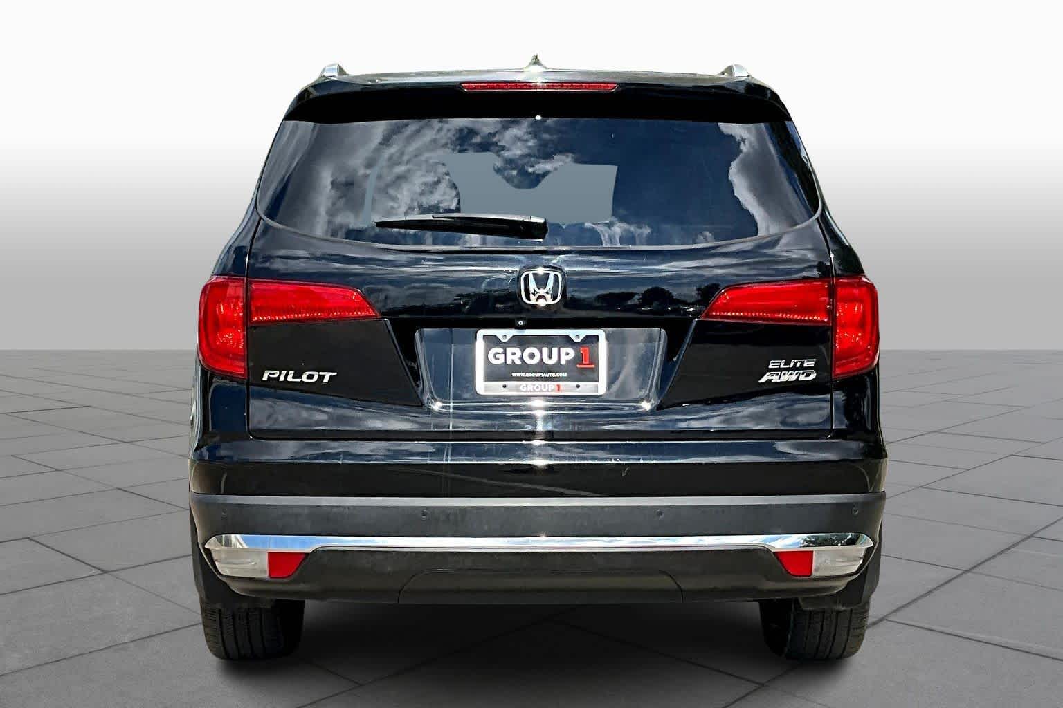 2018 Honda Pilot Elite photo 4