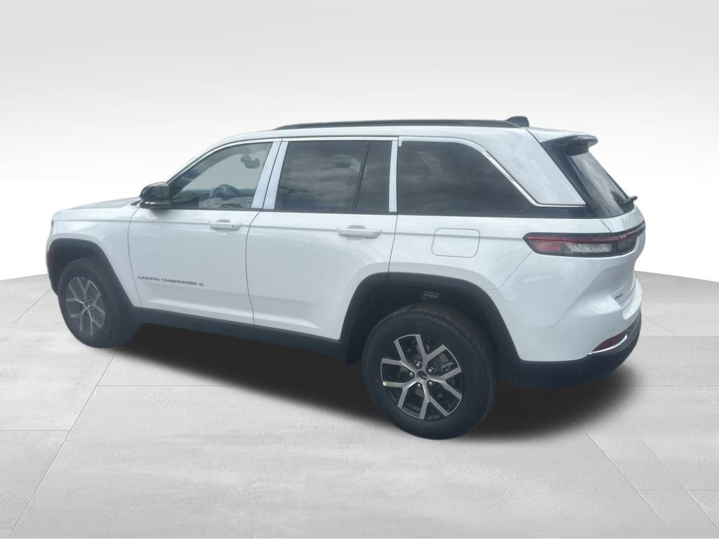 2025 Jeep Grand Cherokee Limited photo 11