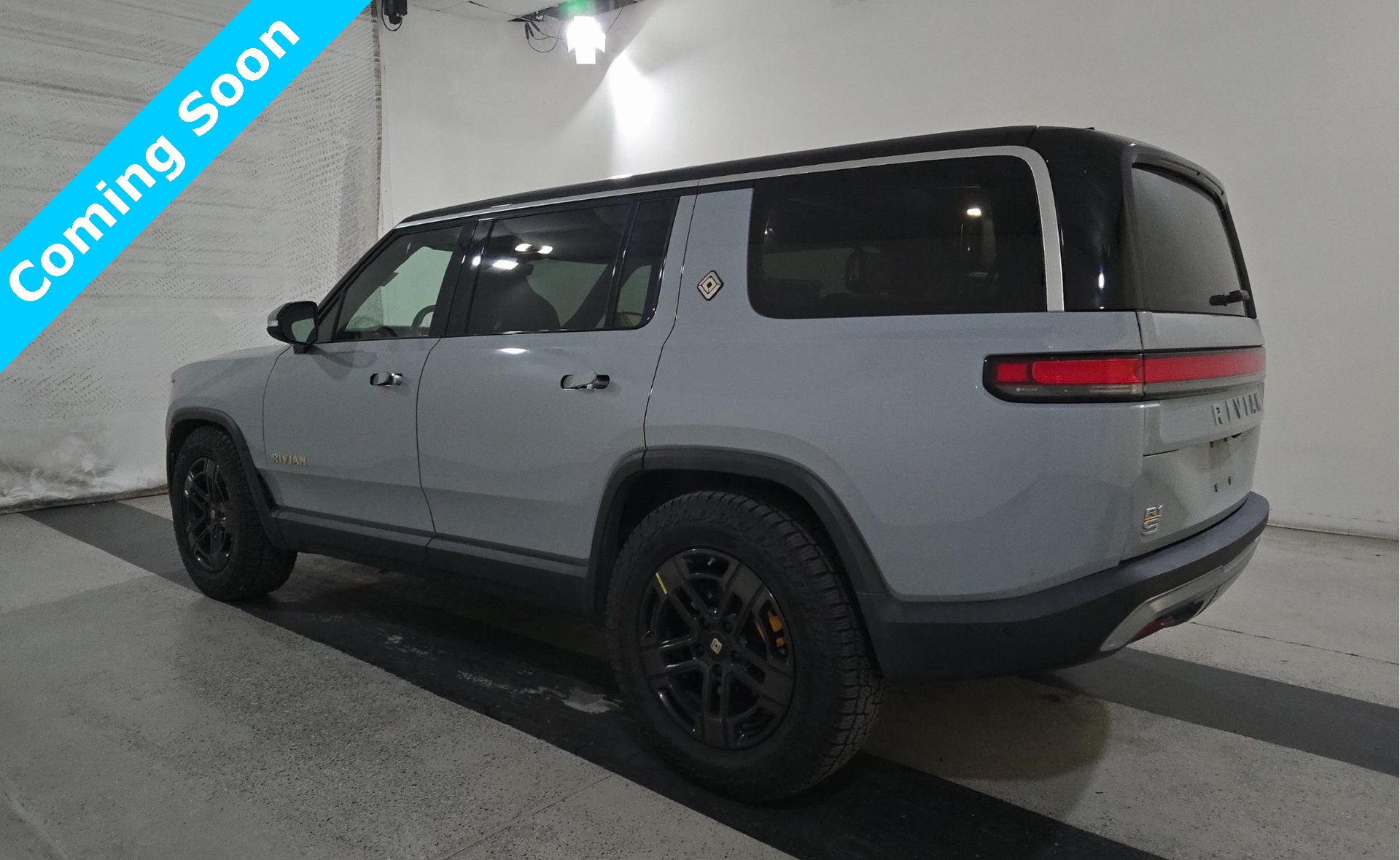 2022 Rivian R1S Launch Edition photo 2