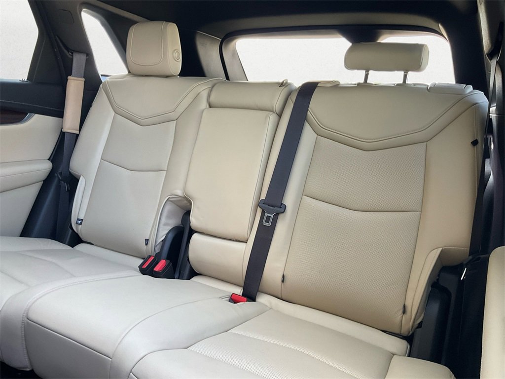 2019 Cadillac XT4 Luxury photo 8