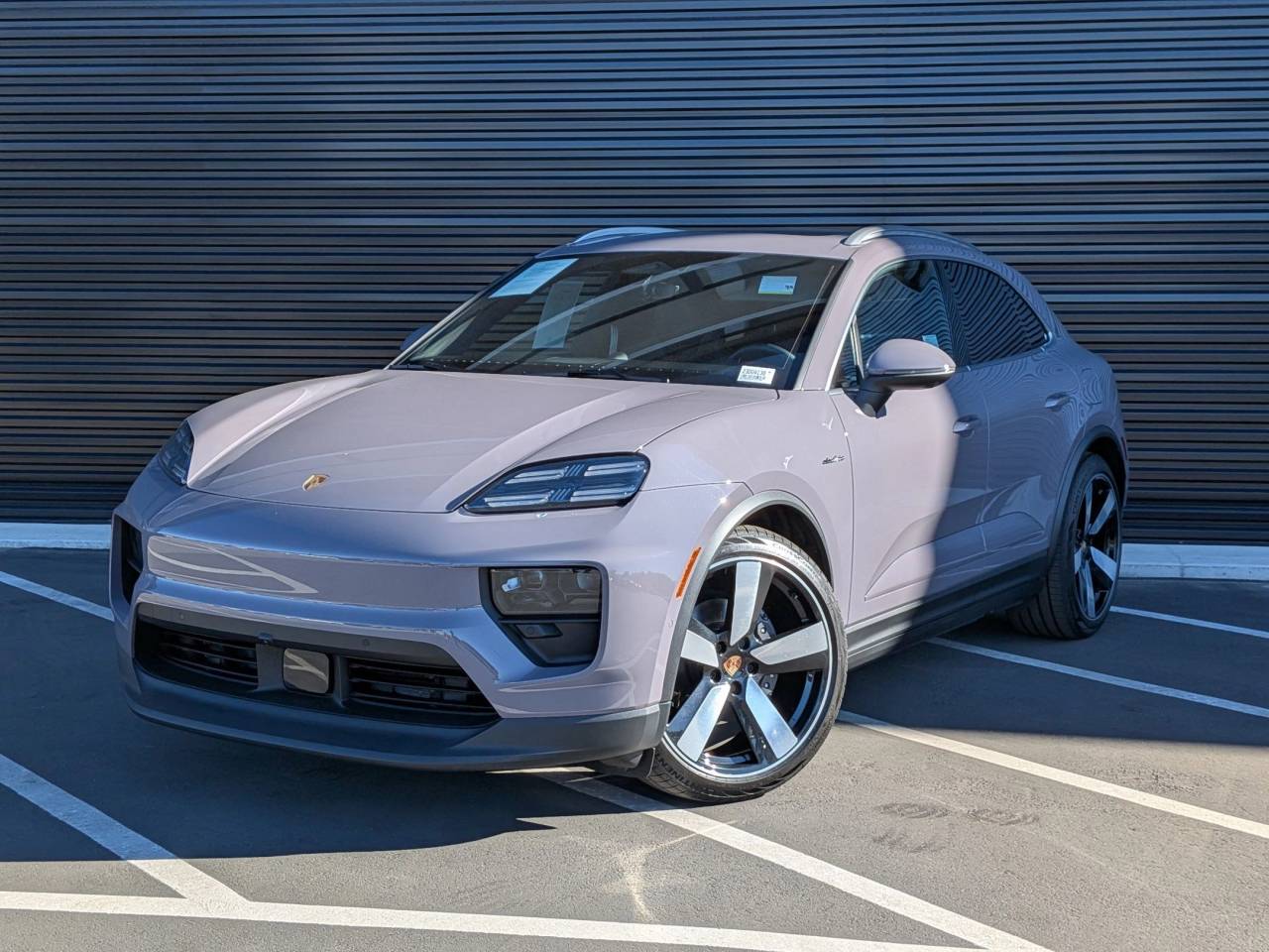 2024 Porsche Macan Base's photo