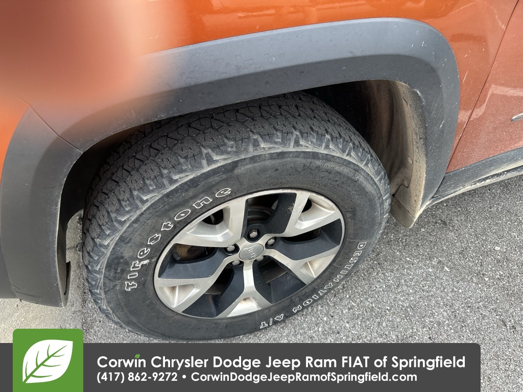 2016 Jeep Cherokee Trailhawk photo 5