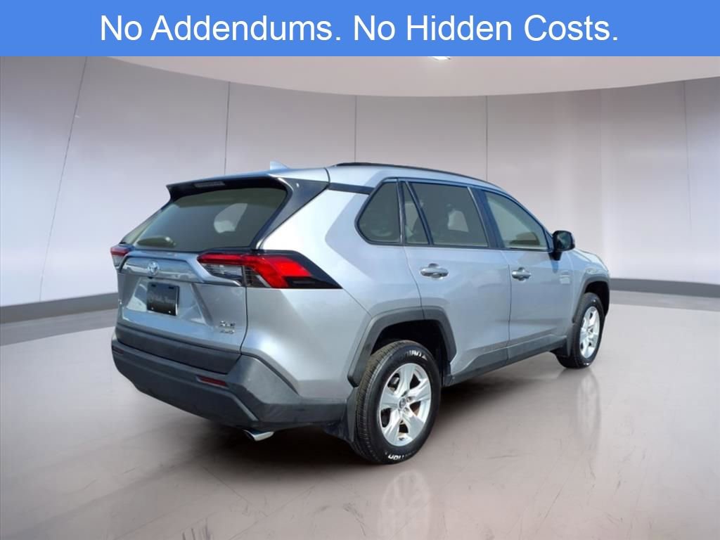 2020 Toyota RAV4 XLE photo 5