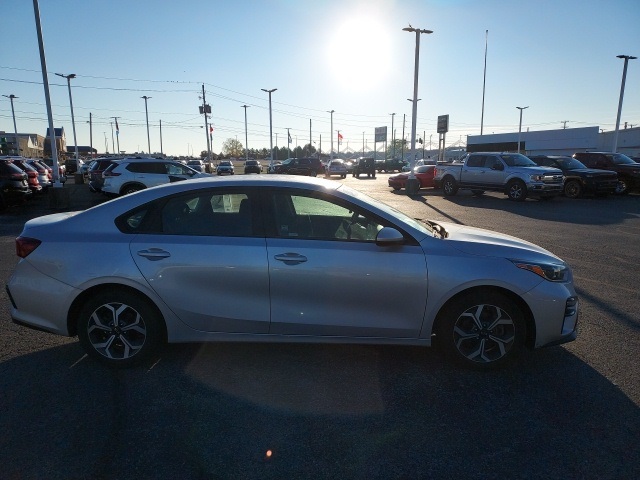 2021 Kia Forte LXS photo 2