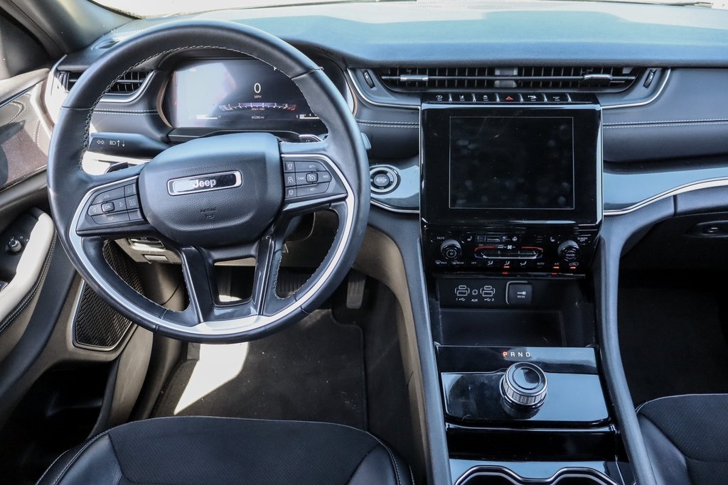 2022 Jeep Grand Cherokee Altitude photo 16