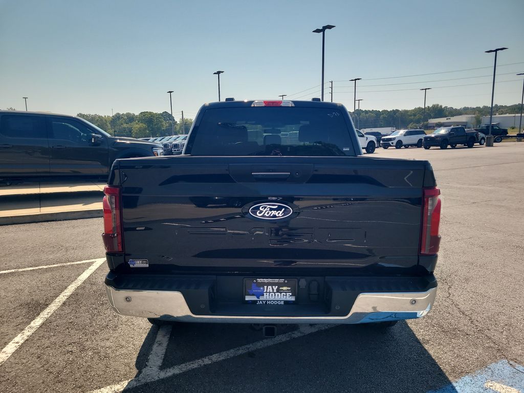 2024 Ford F-150 XLT photo 2