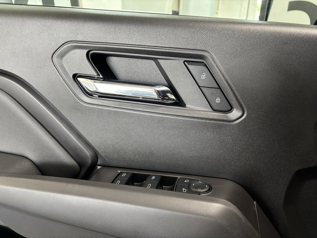 2025 Chevrolet Colorado Work Truck LT photo 6