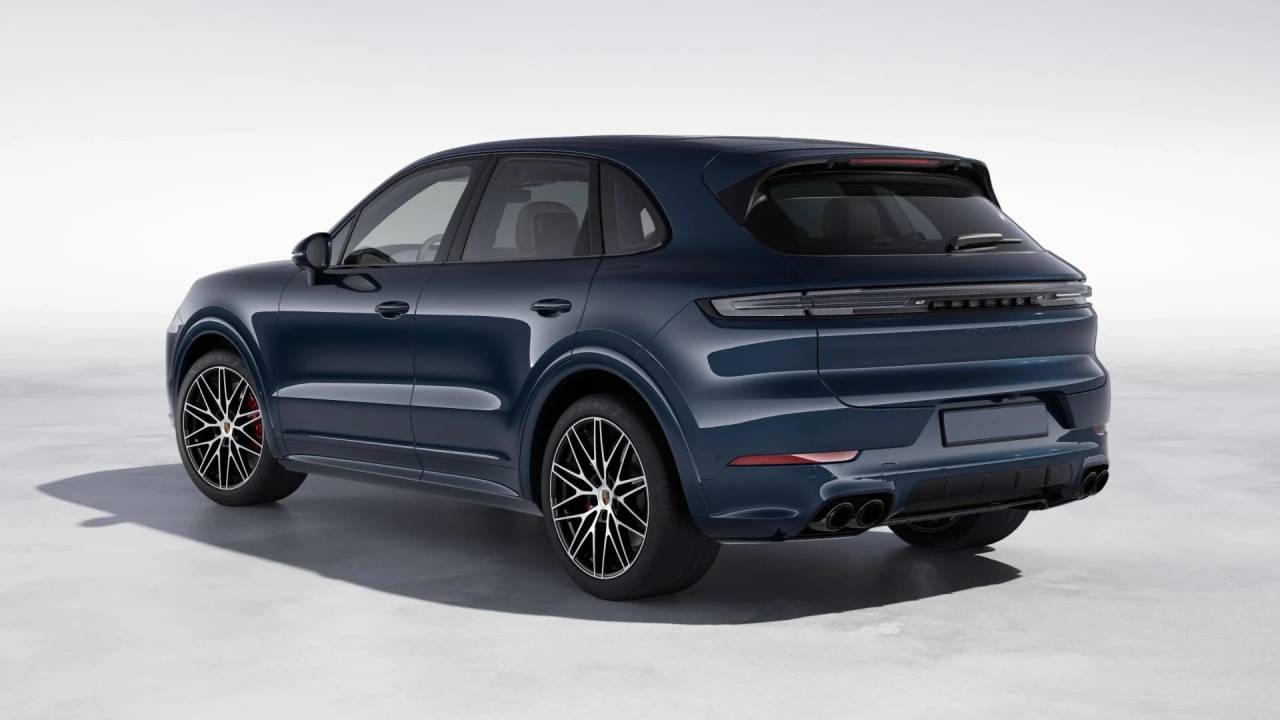 2026 Porsche Cayenne GTS photo 3