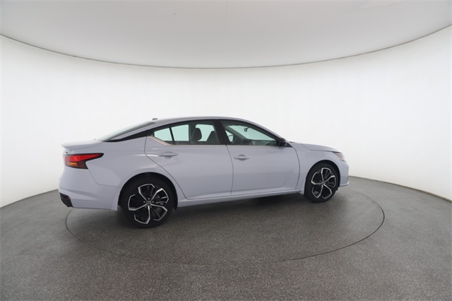 2023 Nissan Altima 2.5 SR photo 19