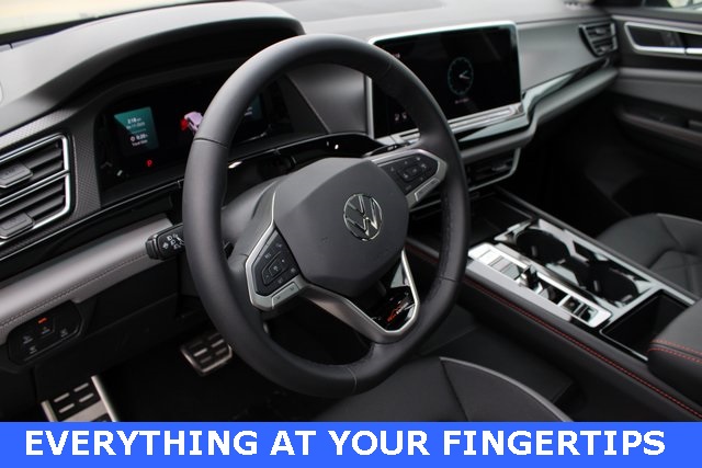 2024 Volkswagen Atlas Peak Edition SEL photo 2
