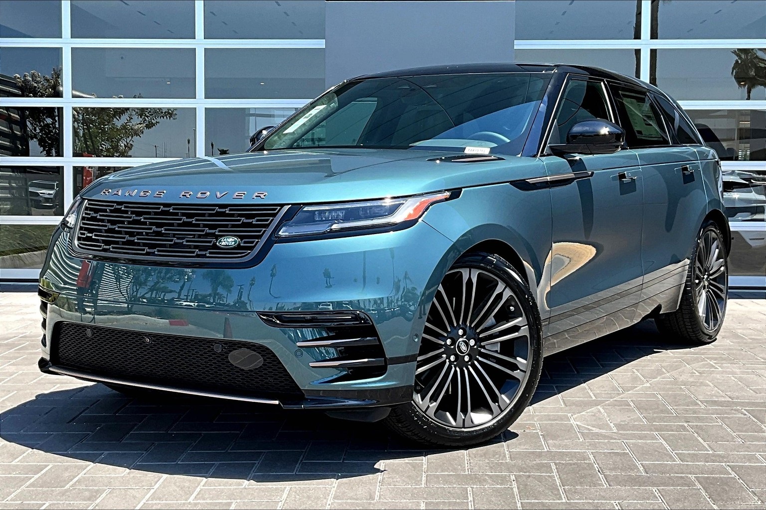 2026 Land Rover Range Rover Velar Autobiography's photo