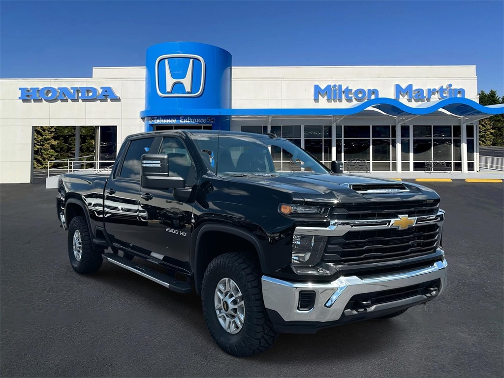 2024 Chevrolet Silverado 2500HD LT's photo