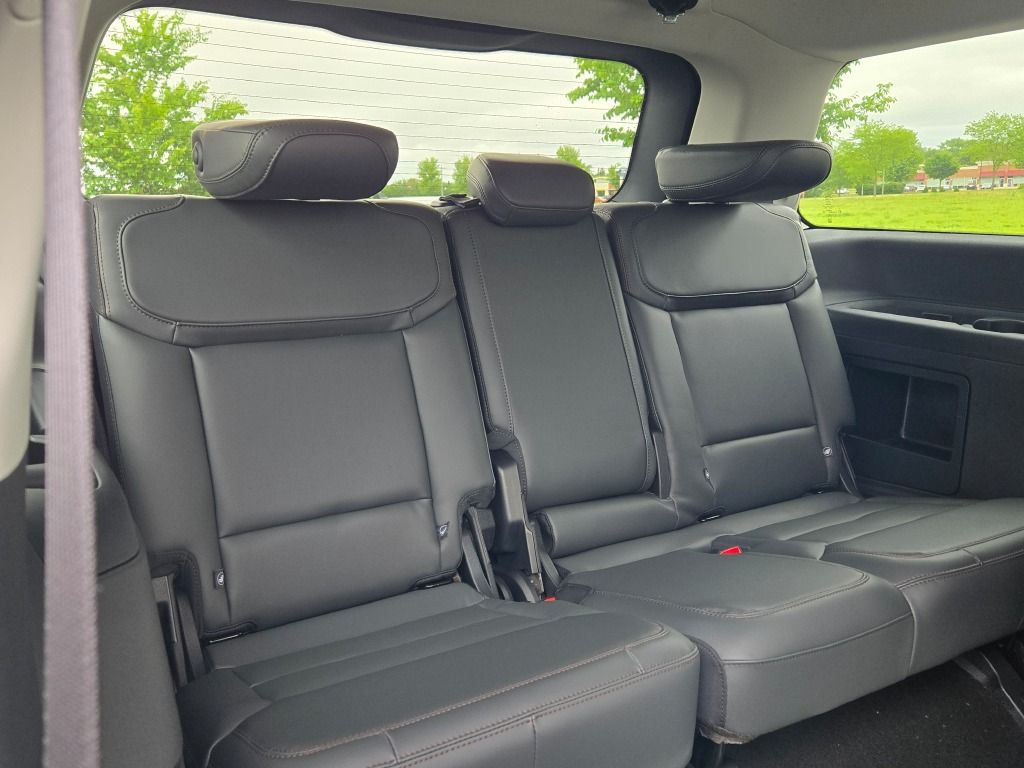 2025 Ford Expedition photo 9