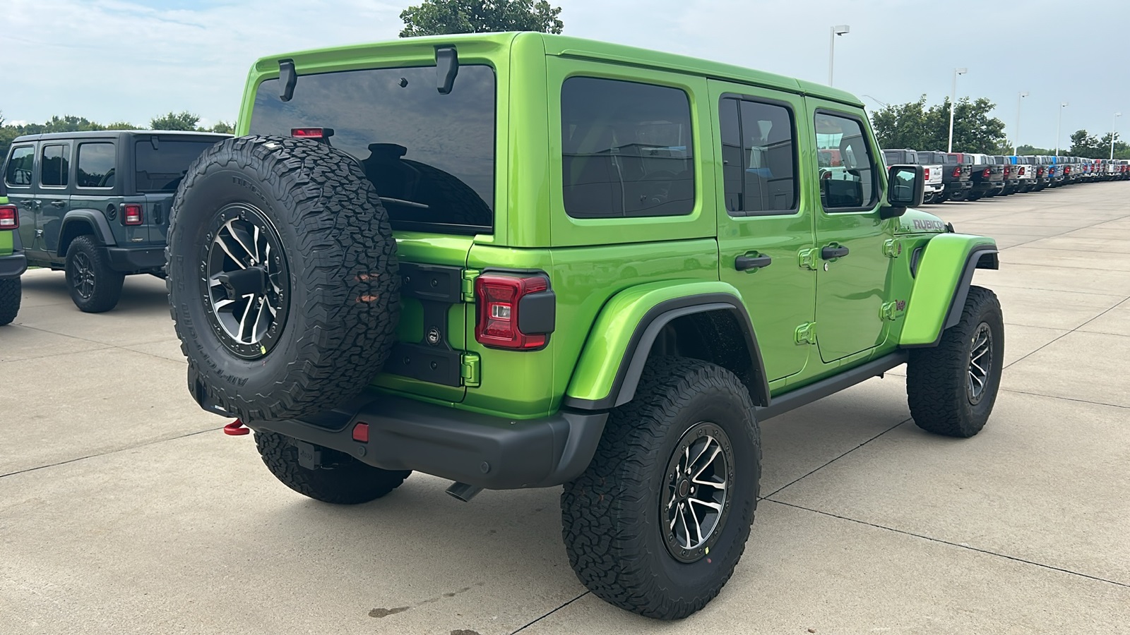 2025 Jeep Wrangler Rubicon X photo 3