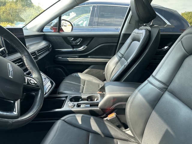 2022 Lincoln Corsair Standard photo 7