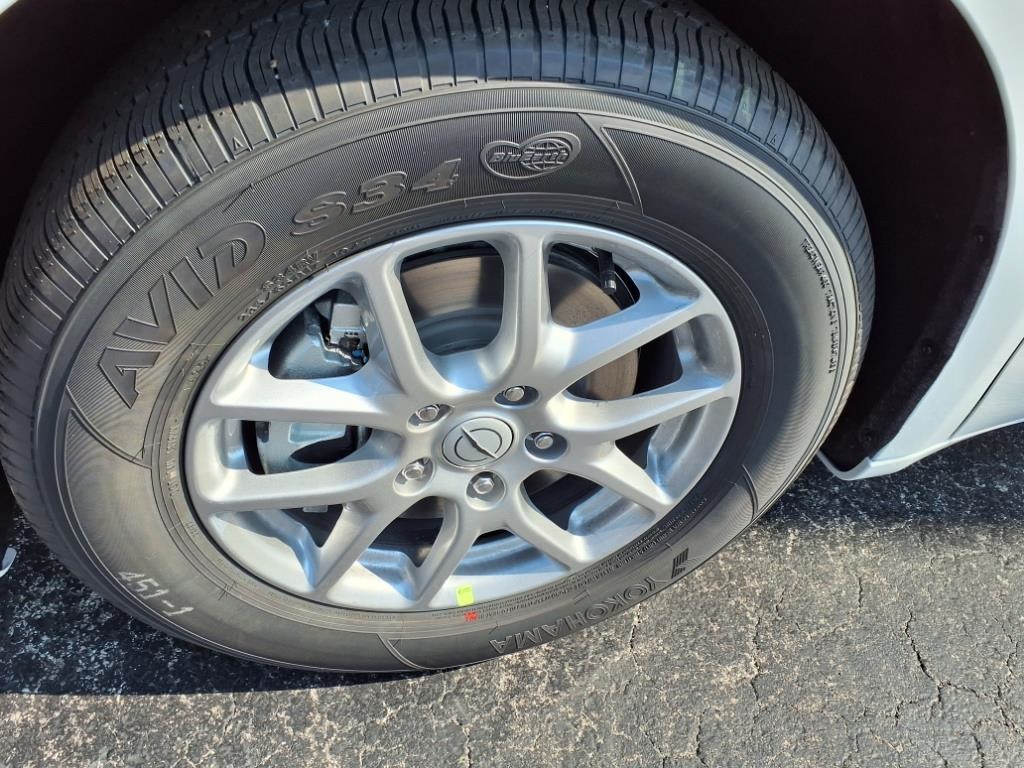 2026 Chrysler Pacifica photo 5