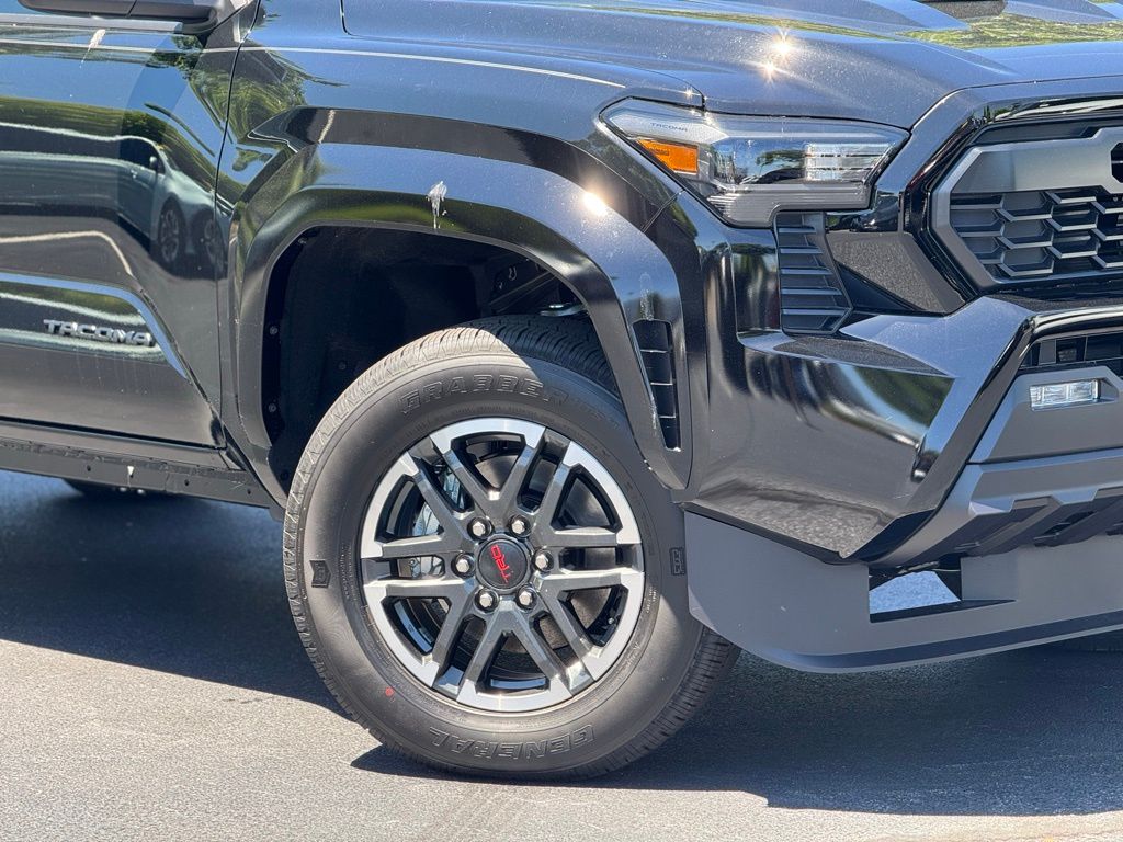 2025 Toyota Tacoma TRD Sport photo 3