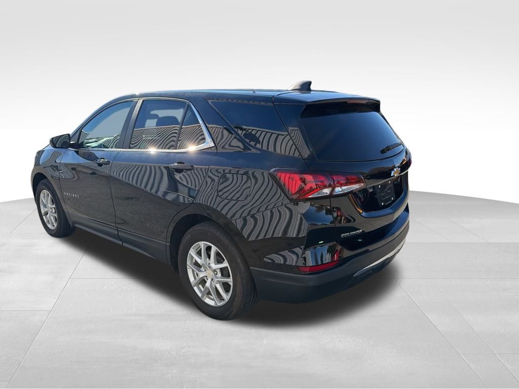 2023 Chevrolet Equinox LT photo 2
