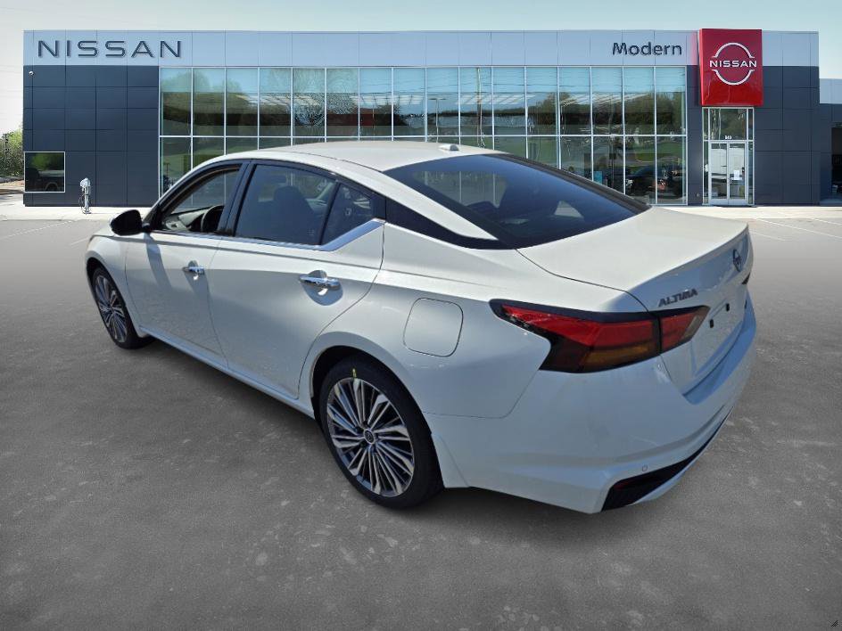 2025 Nissan Altima SL photo 6