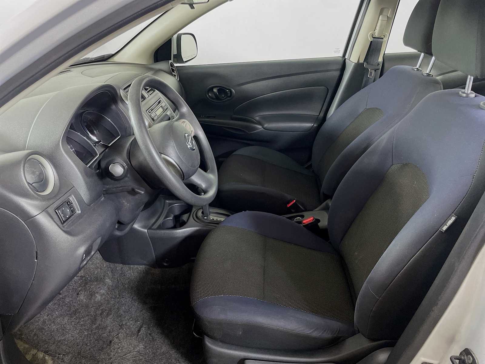 2012 Nissan Versa SV photo 7