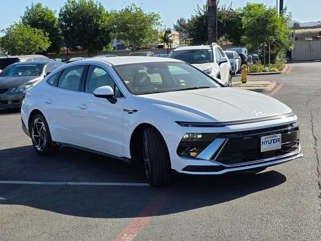 2026 Hyundai Sonata SEL Sport photo 2