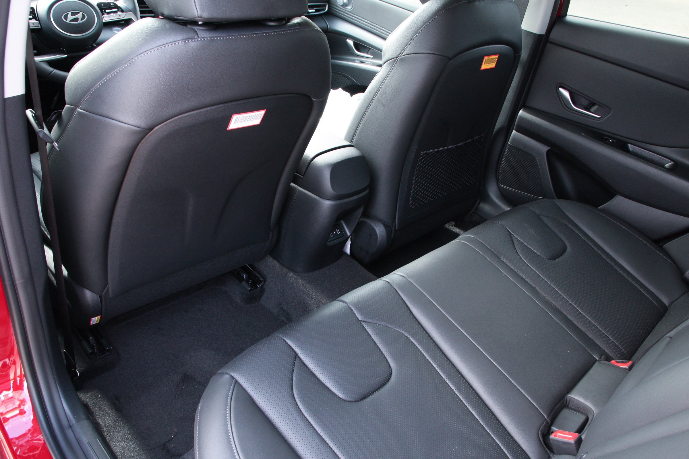 2025 Hyundai Elantra Limited photo 18