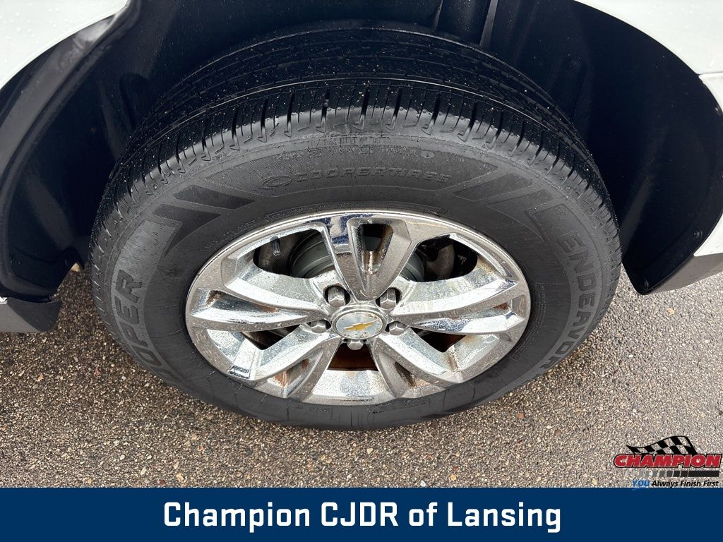 2017 Chevrolet Equinox LT photo 4