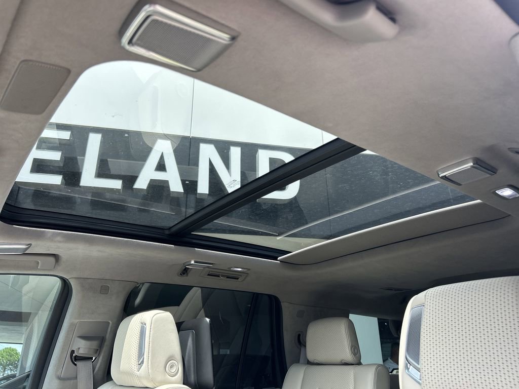 2021 Cadillac Escalade Premium Luxury Platinum photo 23
