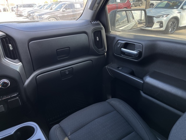 2023 Chevrolet Silverado 1500 Custom photo 18